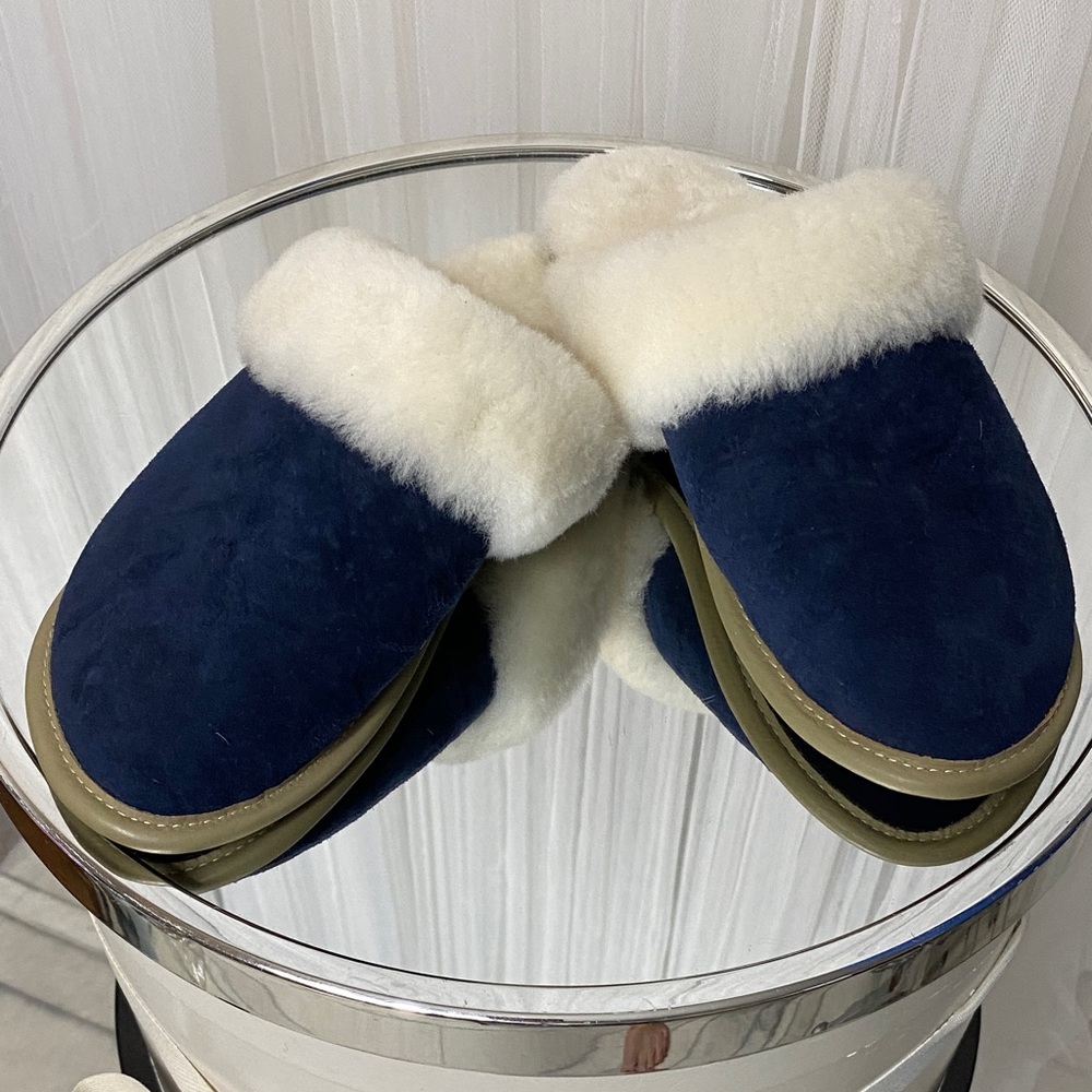 NWOT!! Cozy Women's Blue and White Wool/Suede Slippers Made in Canada 🇨🇦 - Picture 1 of 12